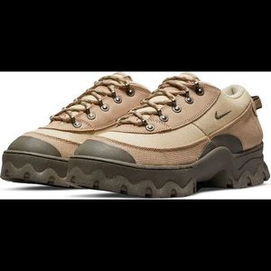 Women’s Nike Lahar Low Hiking Shoe